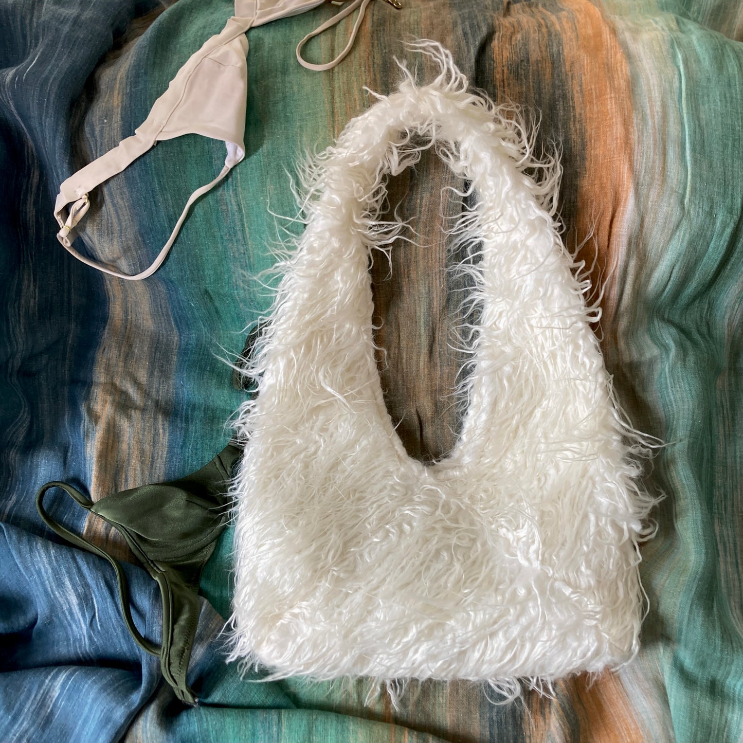 Yeti Hobo Bag